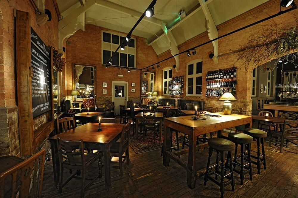 The Cholmondeley Arms Hotel Wrenbury Екстериор снимка